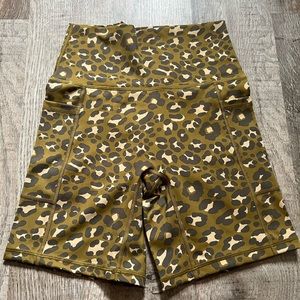 Aerie cheetah print bike shorts sz M